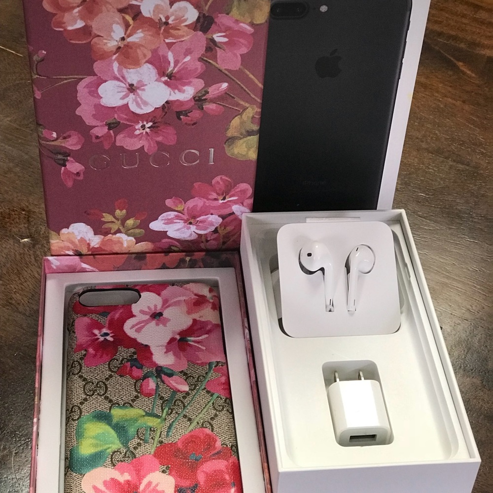 I phone 7 plus with Gucci case